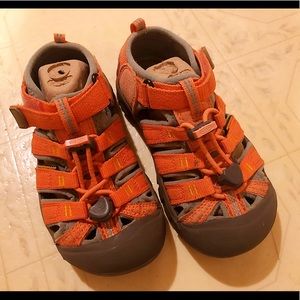 KEEN girl’s Sandal